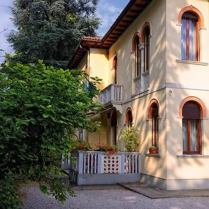 casa-villa-gardenia.hotelinveneto.com/